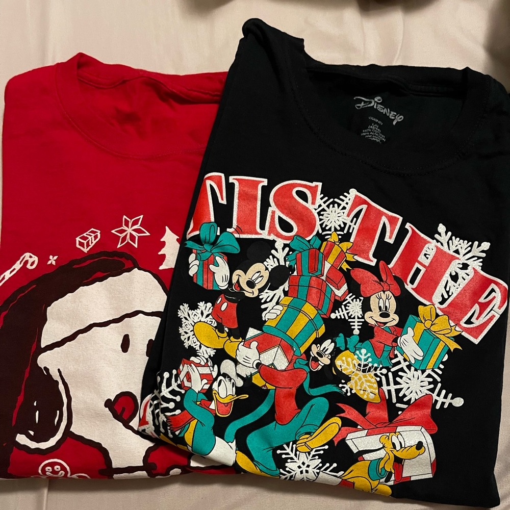 Two Christmas t-shirts size Large unisex Disney & Snoopy♥️